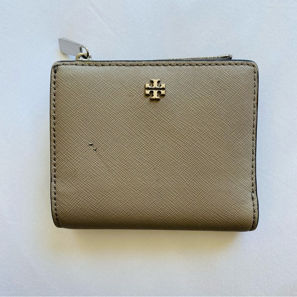 Tory Burch Bi-Fold Leather Wallet - Picture 1 of 4
